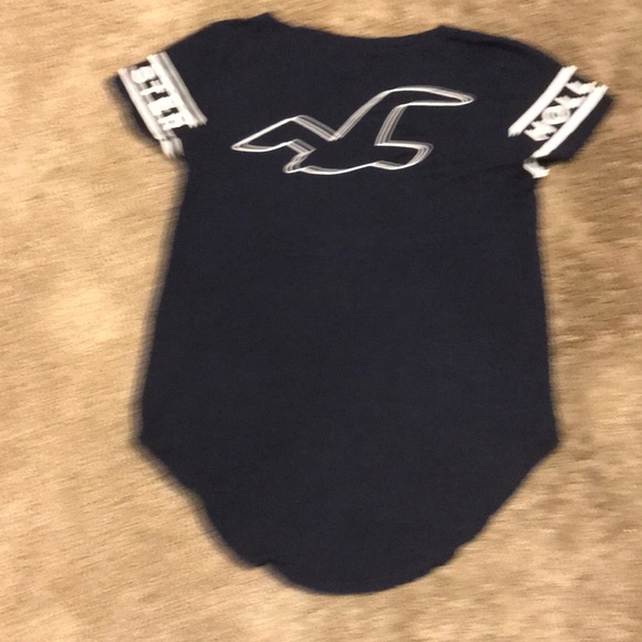 Hollister t-shirt - Picture 2 of 2